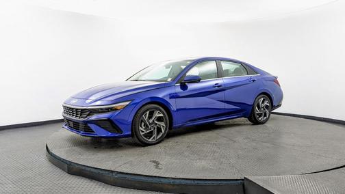 2024 Hyundai ELANTRA Limited