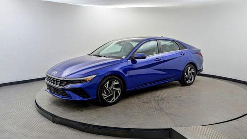 2025 Hyundai ELANTRA Limited