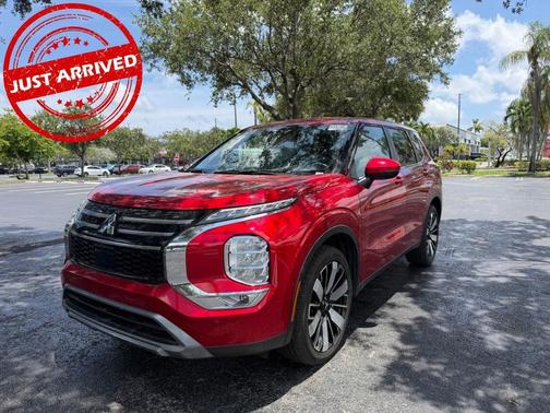 Diamond Red 2025 Mitsubishi Outlander SE