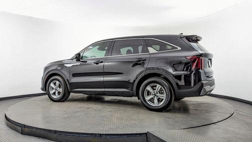 2025 Kia Sorento LX