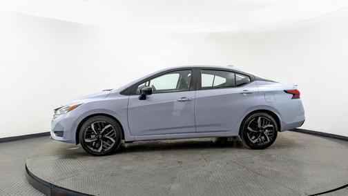 2025 Nissan Versa 1.6 SR