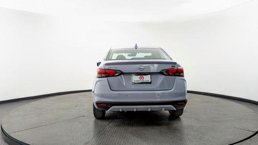 2025 Nissan Versa 1.6 SR