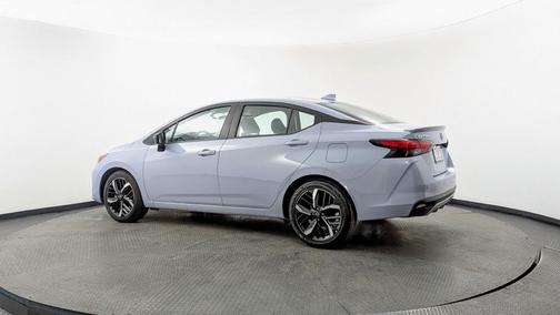 2025 Nissan Versa 1.6 SR