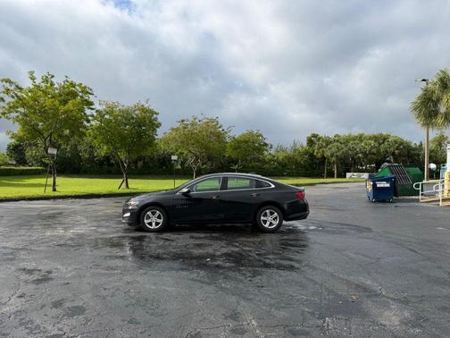 Mosaic Black Metallic 2022 Chevrolet Malibu 1LS