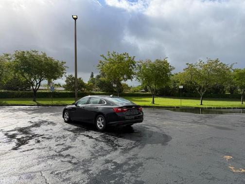 Mosaic Black Metallic 2022 Chevrolet Malibu 1LS