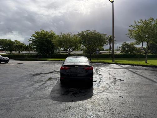 Mosaic Black Metallic 2022 Chevrolet Malibu 1LS