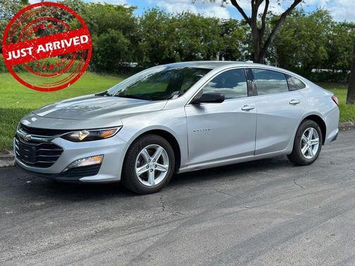 Silver Ice Metallic 2022 Chevrolet Malibu LT