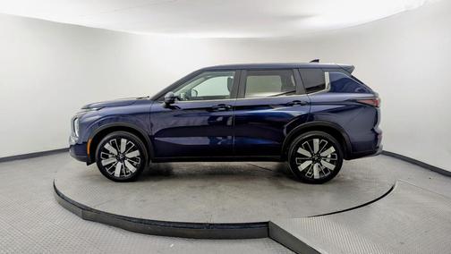 Blue 2025 Mitsubishi Outlander SE