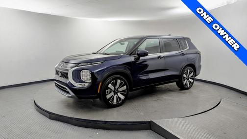 Blue 2025 Mitsubishi Outlander SE