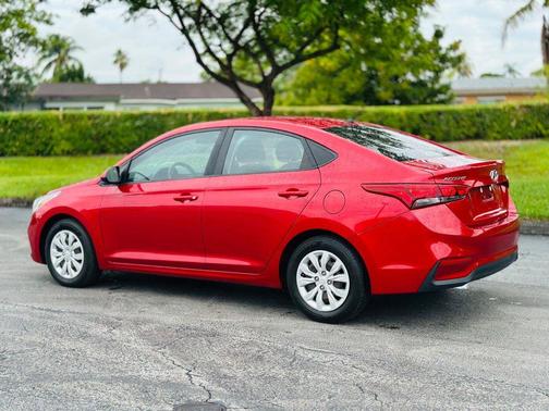 2020 Hyundai Accent SE