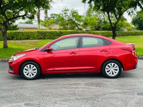 2020 Hyundai Accent SE