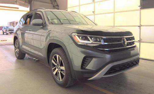 Platinum Gray Metallic 2021 Volkswagen Atlas 2.0T SE