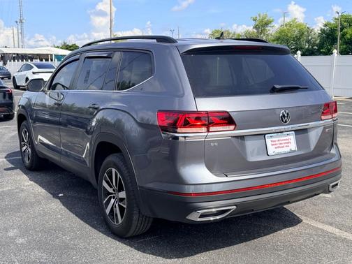 Platinum Gray Metallic 2021 Volkswagen Atlas 2.0T SE