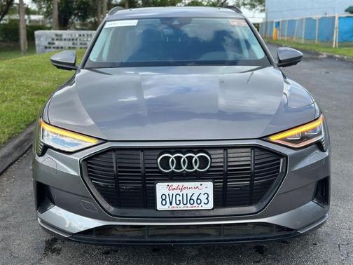 2021 Audi e-tron Premium