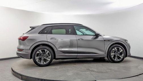 2021 Audi e-tron Premium