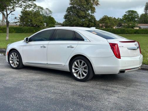 Crystal White Tri-Coat 2017 Cadillac XTS Luxury
