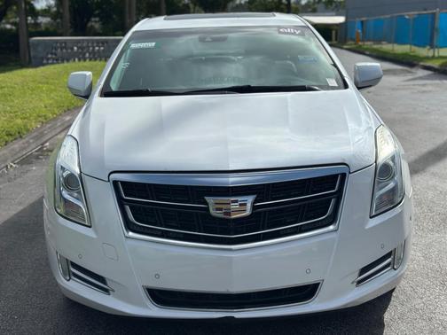 Crystal White Tri-Coat 2017 Cadillac XTS Luxury