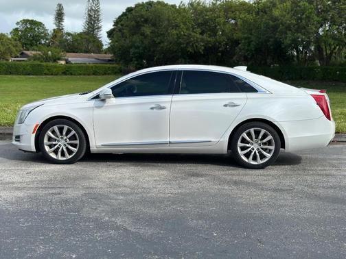 Crystal White Tri-Coat 2017 Cadillac XTS Luxury