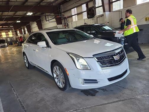 Crystal White Tri-Coat 2017 Cadillac XTS Luxury