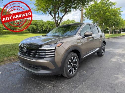 Canyon Bronze M 2025 Nissan Kicks SV