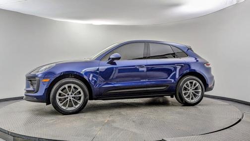 2022 Porsche Macan Base
