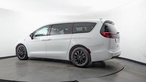 Bright White Clearcoat 2023 Chrysler Pacifica Hybrid Limited
