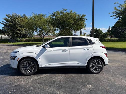 2023 Hyundai KONA EV SE