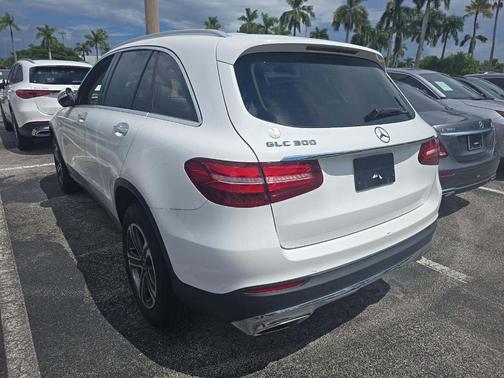 2018 Mercedes-Benz GLC 300 Base