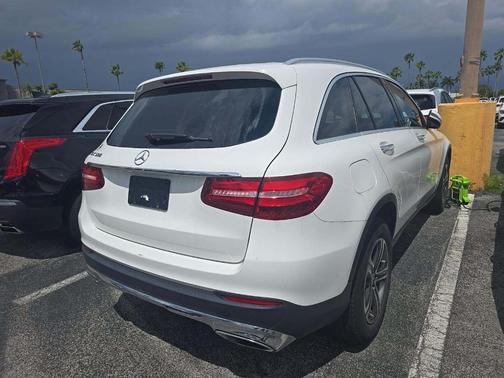 2018 Mercedes-Benz GLC 300 Base