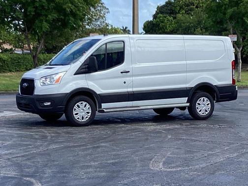 2022 Ford Transit-250 LOW ROOF 130WB