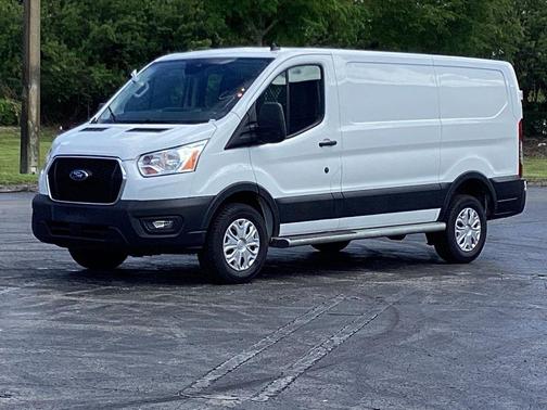 2022 Ford Transit-250 LOW ROOF 130WB