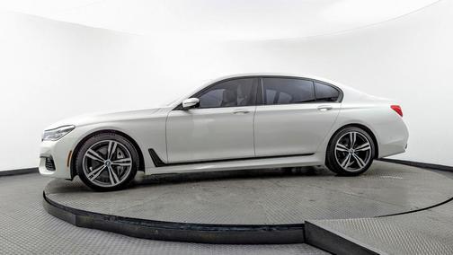 2017 BMW 750 i