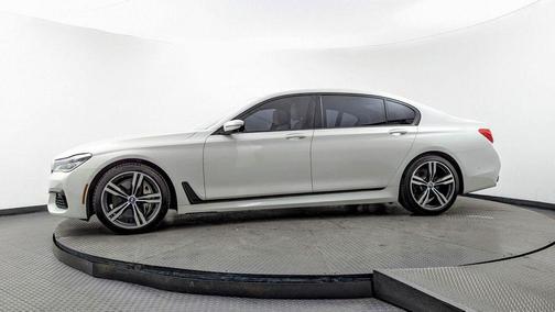 2017 BMW 750 i