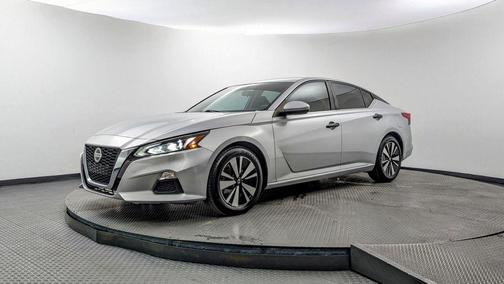 Brilliant Silver Metallic 2021 Nissan Altima 2.5 SV