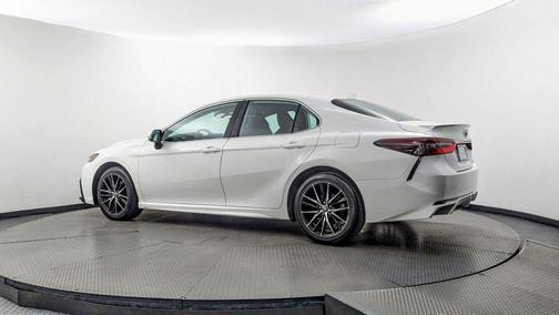 Ice 2024 Toyota Camry SE