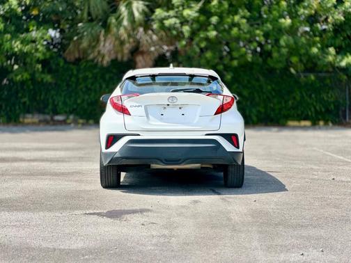 2020 Toyota C-HR XLE