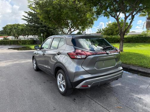 2023 Nissan Kicks S