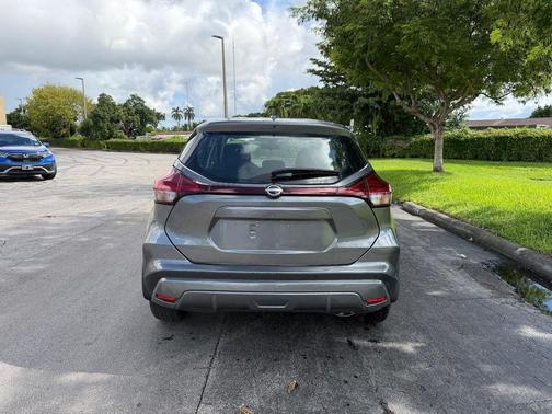 2023 Nissan Kicks S