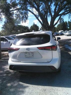 2021 Toyota Highlander LE