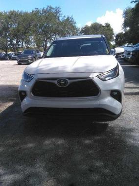 2021 Toyota Highlander LE