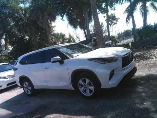 2021 Toyota Highlander LE