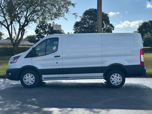 2024 Ford Transit-250 