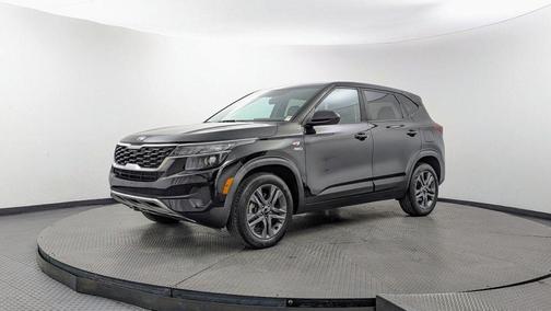 Cherry Black 2021 Kia Seltos LX
