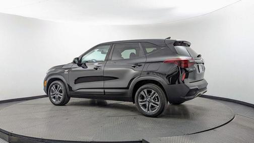 Cherry Black 2021 Kia Seltos LX