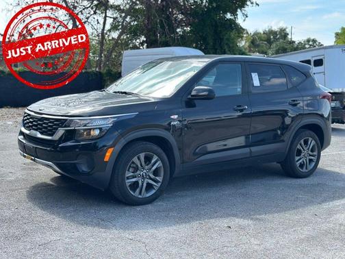 Cherry Black 2021 Kia Seltos LX