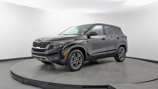 Cherry Black 2021 Kia Seltos LX