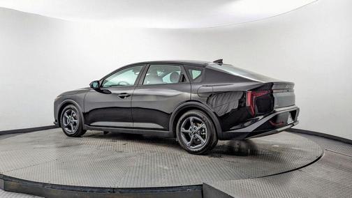 Aurora Black Pearl 2025 Kia K4