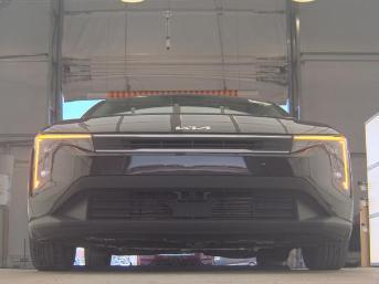 Aurora Black Pearl 2025 Kia K4