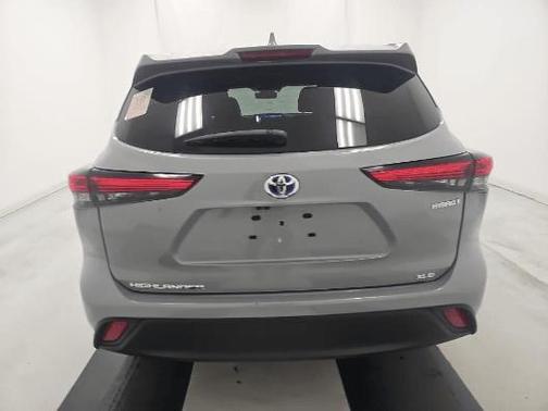 2023 Toyota Highlander Hybrid Bronze Edition