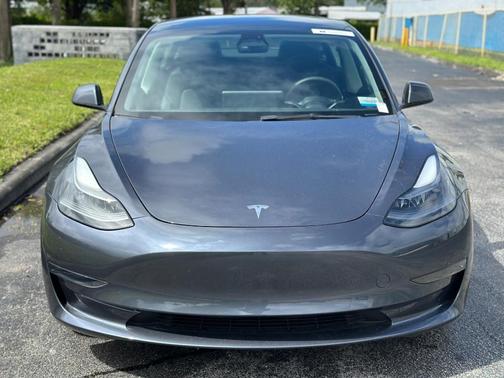 Midnight Silver Metallic 2023 Tesla Model 3 Base